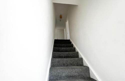 Colchester House | Starview Apartment - Hawthorne