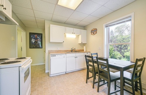 State College Apartment | State College Apartment: Walk to Beaver Stadium!