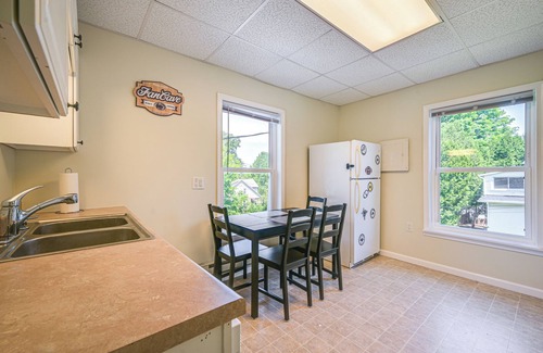 State College Apartment | State College Apartment: Walk to Beaver Stadium!