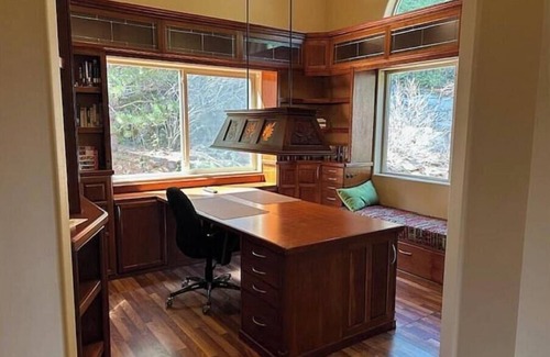 Sandpoint House | Stay at The Hideaway, a spacious home on a secluded, wooded acre in in Sandpoint