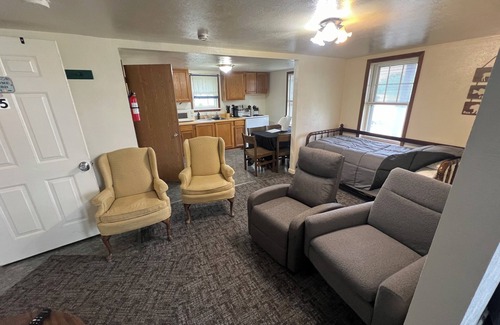 Gypsum Apartment | Stay at this Port Clinton guest unit w/boat/trailer parking & plug in, AC, WiFi!