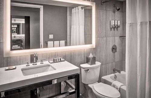 Center City West Hotel | Stay Close to Rittenhouse Square! Outdoor Swimming Pool, Pets are Allowed!