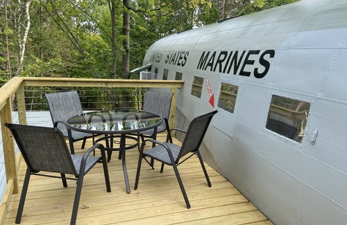 Deerbrook House | Stay in a Piece of History! 1941 WWII Douglas DC-3 Airliner