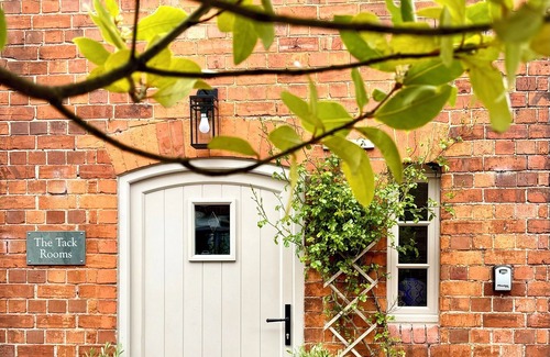 Halfway House Cottage | Stay in a Regency Coachouse retreat set in a rural Shropshire village.