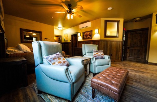 Agpar Apartment | Stay in Glacier National Park @ Apgar Lookout Retreat, Suite 1