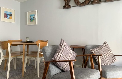 York Cabin | Stay In The Heart Of York At The Hampden - Free Parking - York Holiday Home