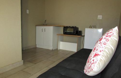Hammanskraal Apartment | Stay near Dinokeng