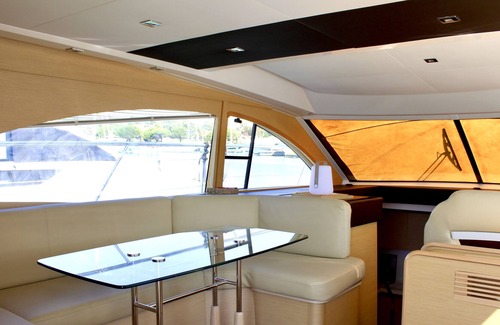 Antibes City Centre Boat Rental | Stay on a luxurious and elegant yacht