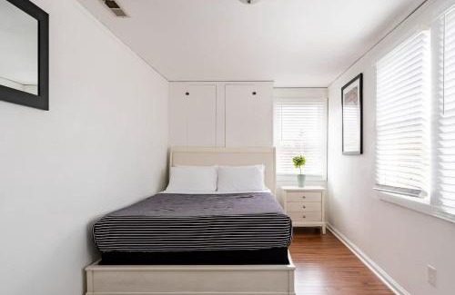 Sunnyside House | Stay Portland - Charming East Portland Base, Explore and Unwind