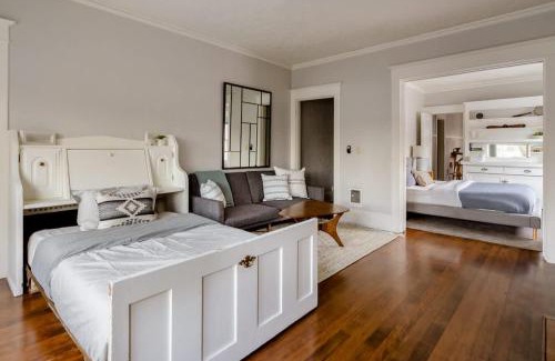Belmont Apartment | Stay Portland - Comfy SE Portland Apartment - Great Eats & Bars
