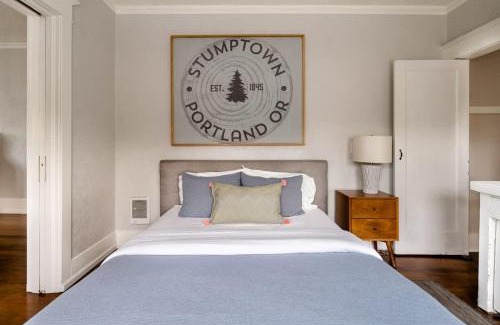Belmont Apartment | Stay Portland - Comfy SE Portland Apartment - Great Eats & Bars