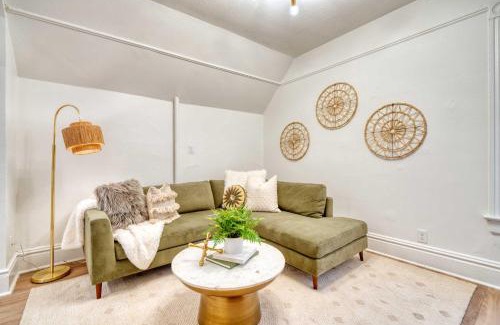 Buckman Neighborhood Apartment | Stay Portland - Historic Queen Anne Vernacular - 95 WalkScore