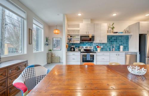 Hosford-Abernethy House | Stay Portland - Private Rooftop Flat- 14 Guests - 94 WalkScore