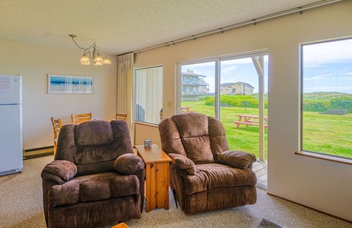 Moclips Condo | Stay Right on the Beach at this Stunning Condo
