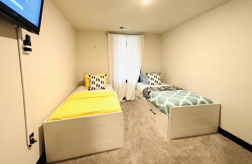 Church Street House | Stay with Jenny at Hapeville, twins beds