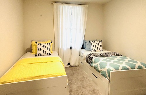 Church Street House | Stay with Jenny at Hapeville, twins beds