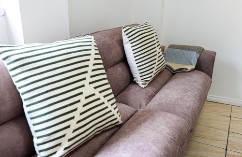 Malvern East House | StayAU Cozy 1BR Living Space Near Chadstone