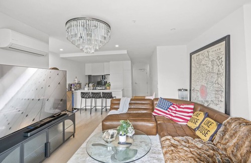 Oakleigh House | StayAU Modern 2BR Townhouse
