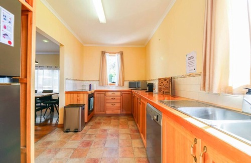 Beauty Point House | StayAU Riverfront Paradise Pet-friendly Tasmania