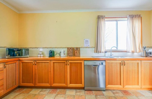 Beauty Point House | StayAU Riverfront Paradise Pet-friendly Tasmania