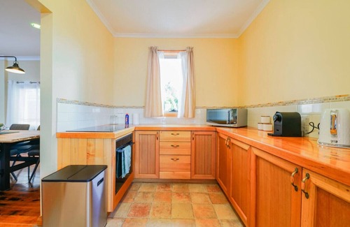 Beauty Point House | StayAU Riverfront Paradise Pet-friendly Tasmania