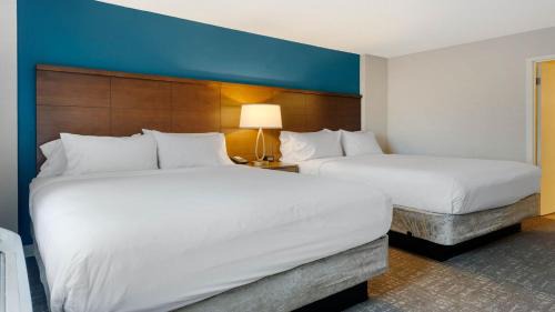 Calgary Hotel | Staybridge Suites - Calgary Airport by IHG