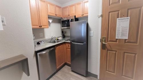 Calgary Hotel | Staybridge Suites - Calgary Airport by IHG