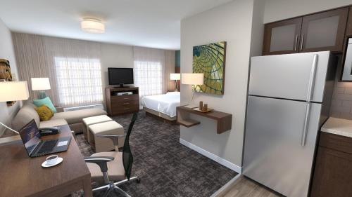 Calgary Hotel | Staybridge Suites - Calgary Airport by IHG