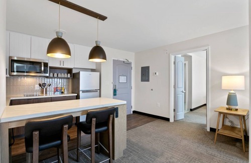 Executive Park Hotel | Staybridge Suites Charlotte – Tyvola by IHG