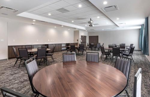 South Arlington Hotel | Staybridge Suites Grand Prairie Near Epic Central by IHG