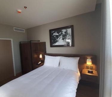 Financial District Hotel | Staybridge Suites - Guadalajara Novena by IHG