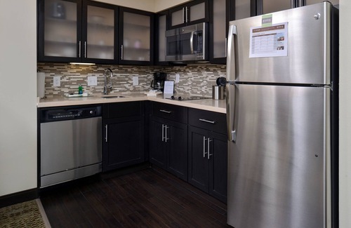 Rochester Hotel | Staybridge Suites Rochester - Commerce Dr NW by IHG