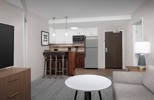North Charleston Hotel | Staybridge Suites North Charleston by IHG