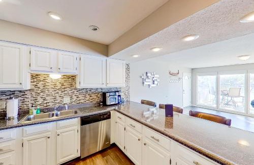 Lake Ozark House | Staycation at the Lake
