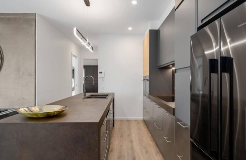 Prahran Apartment | StayCentral - Prahran Penthouse - Mount St, Prahran - 2 Bedrooms, 2 Beds, 2 Bathrooms, 1 secure parking spot and a permit for street parking.
