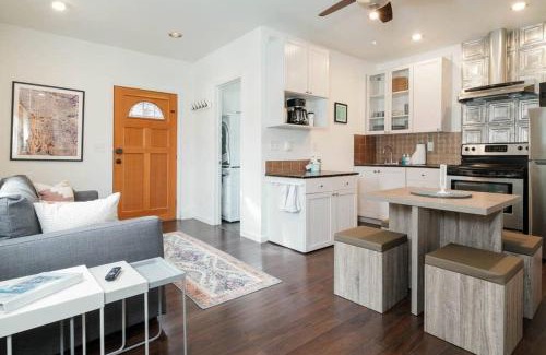 Kenton Apartment | #StayinMyDistrict Kenton Private Guest House