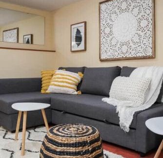 Woodlawn Apartment | #StayInMyDistrict Woodlawn Eclectic -Walk to Dekum