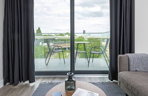 London Borough of Hounslow Apartment | Stayo Kew Gardens