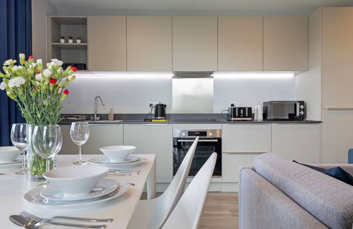 London Borough of Hounslow Apartment | Stayo Kew Gardens