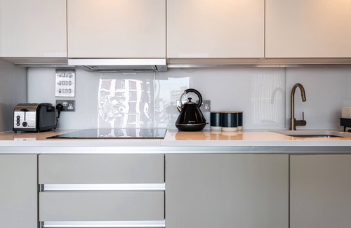 Cathedrals Apartment | Stayo Southbank