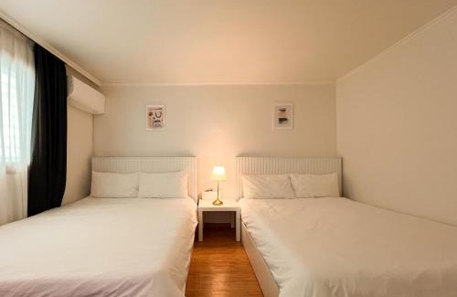 Yeoksam Villa | Stayraon, White & Cozy Space near Yeoksam Station