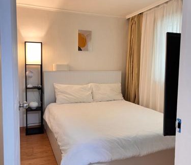 Yeoksam Villa | Stayraon, White & Cozy Space near Yeoksam Station
