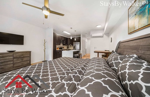 Cherry Condo | StaysByWalker Midtown Studio - Prime Location!