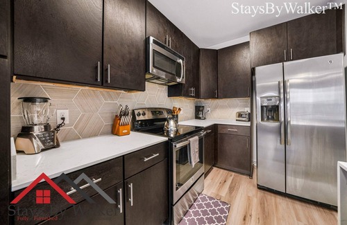 Cherry Condo | StaysByWalker Midtown Studio - Prime Location!