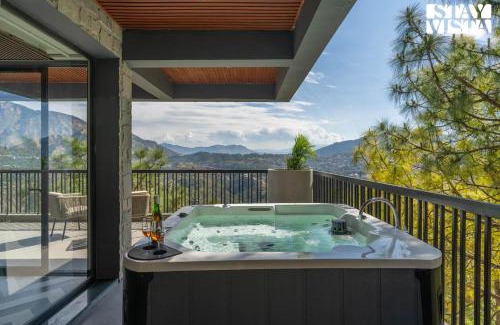 Solan Villa | StayVista at Dos - The Himalayan Den with Jacuzzi