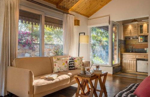 Dehradun Villa | StayVista at Dudly Manor with Swimming Pool