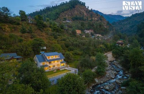 Naggar Villa | StayVista at Riverside Symphony -5BR Villa in Manali with Valley view, Bonfire, BBQ, WiFi