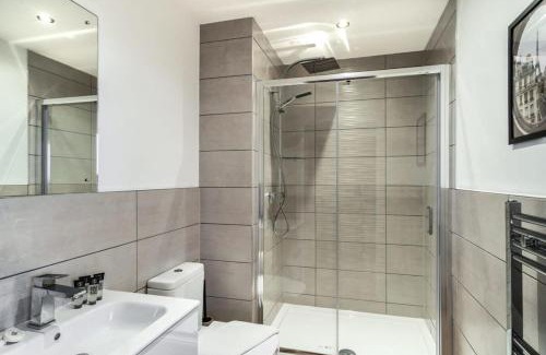 Old Trafford Apartment | StayZeni, Alexandra Rise Manchester Super 1 Bed