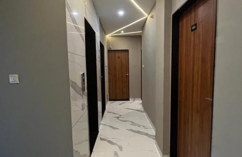 Rau Hotel | Stayzy Golden Glory