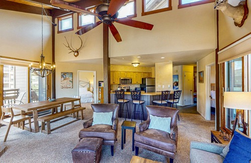 Steamboat Springs Ski Chalet | Steamboat Springs condo with pool, hot tub & balcony